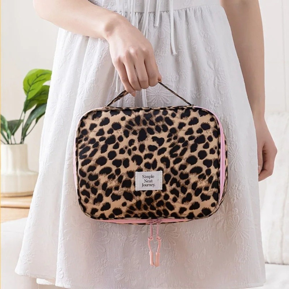 حقيبة مكياج مقاومة للماء بنقشة - مراجعة Cosmetic Bags وسعره